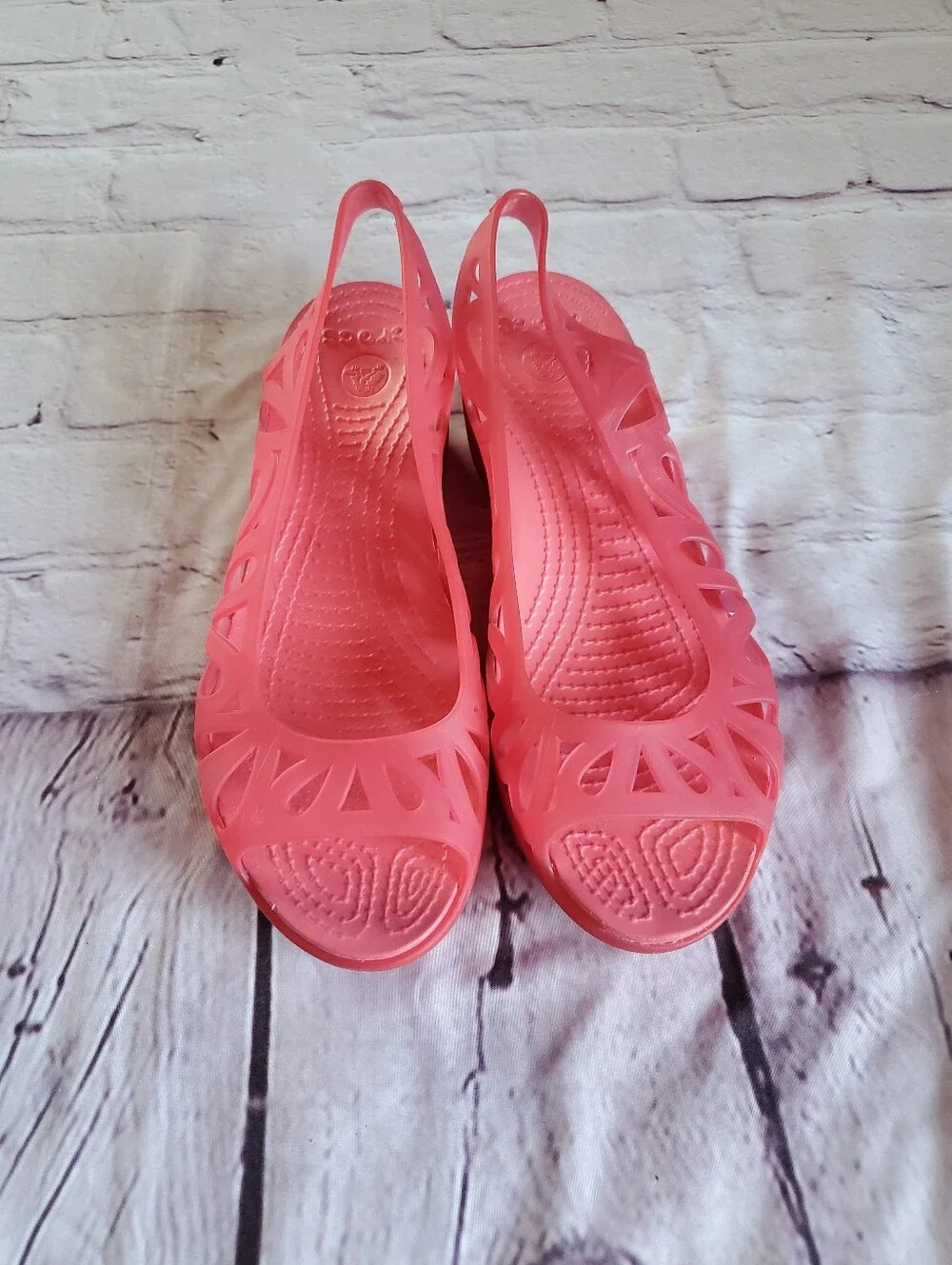 Crocs Adrina III Mini Wedge Peep Toe Cut Out Jelly Sandals Red Summer Comfort 6
